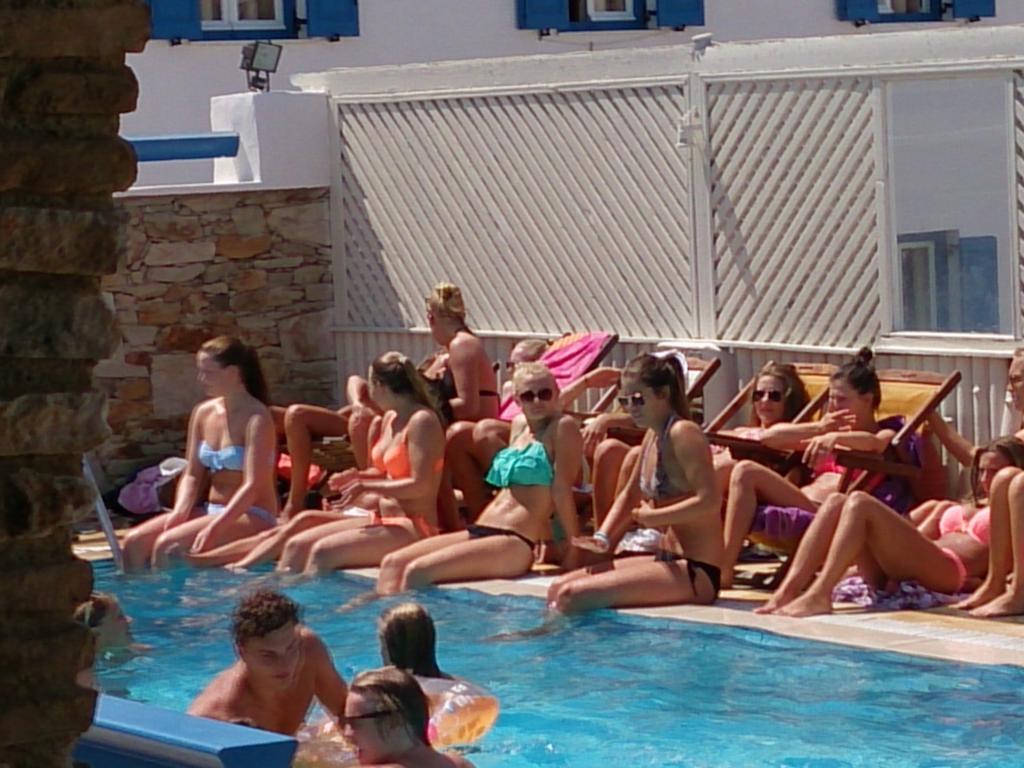 Markos Village מלון 2*
