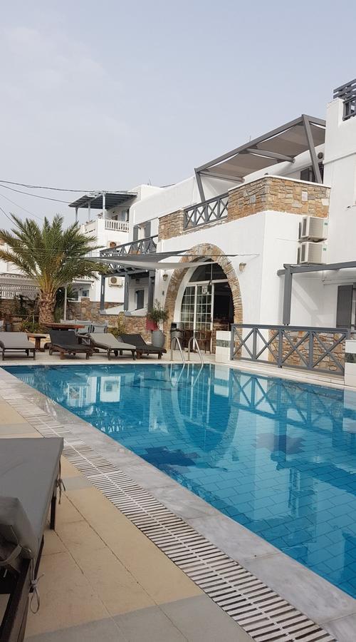 מלון Markos Village 2*